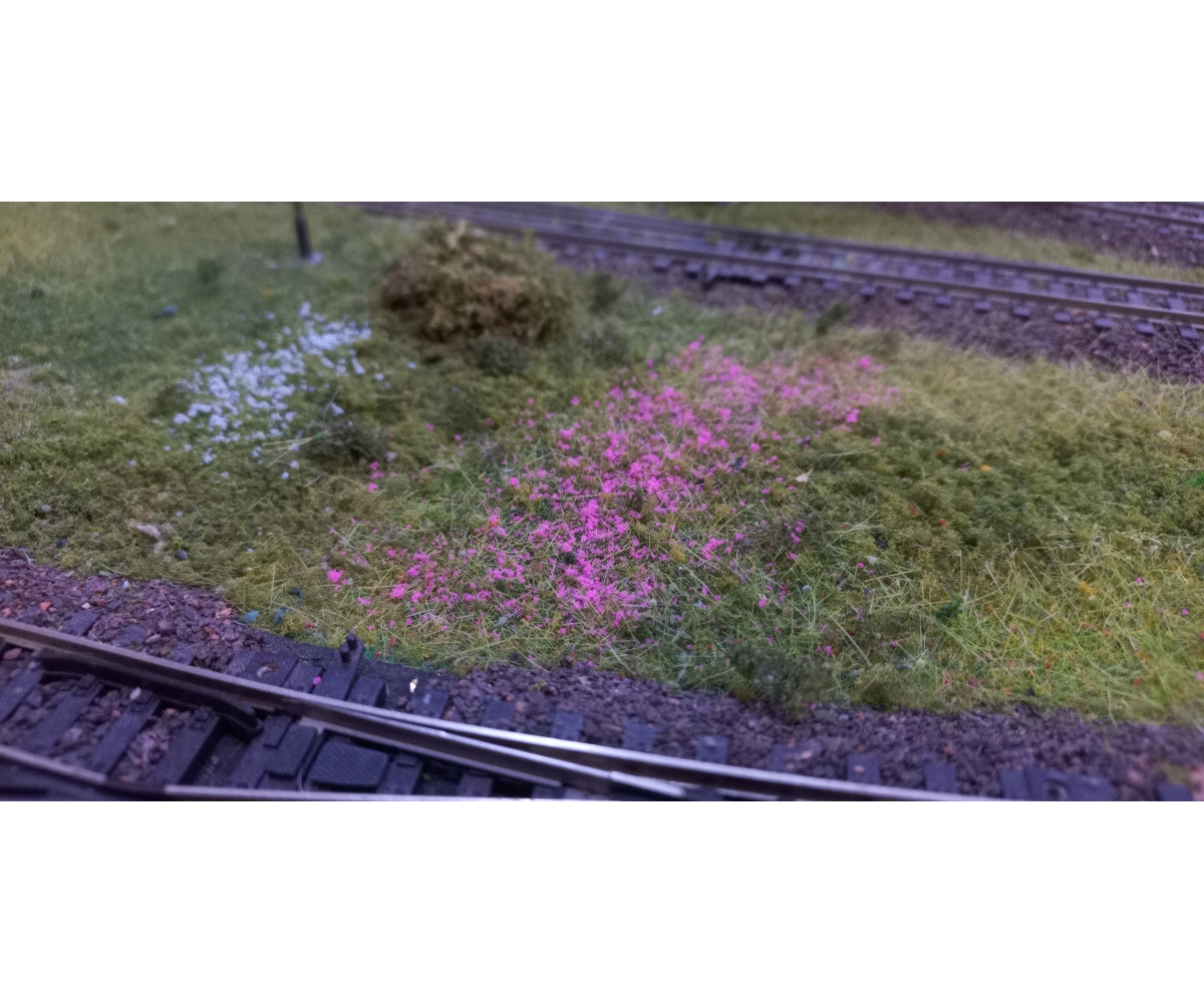 Posypka, kwiatki, krzaczki - różowy