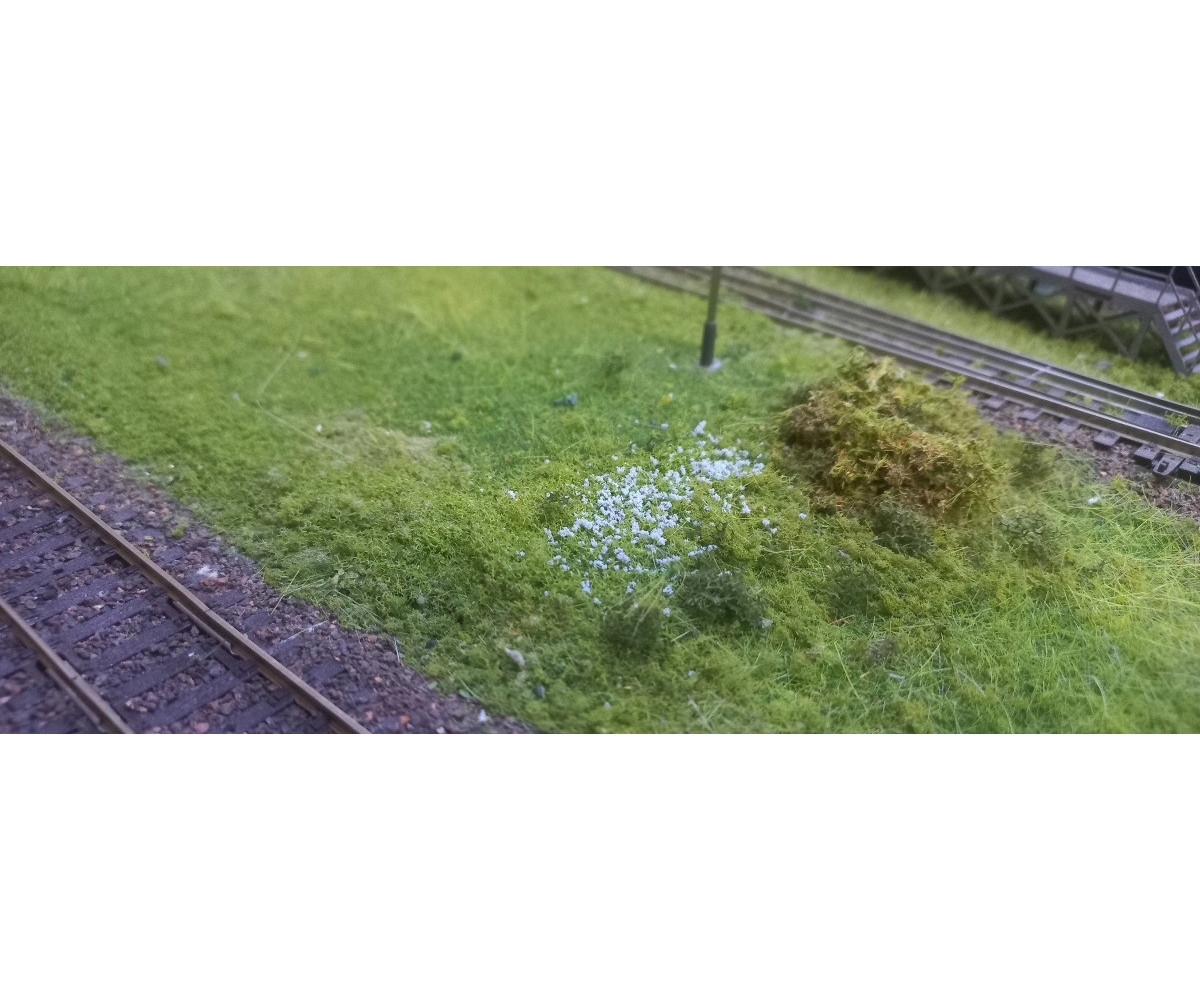 Posypka, kwiatki, krzaczki - niebieski jasny