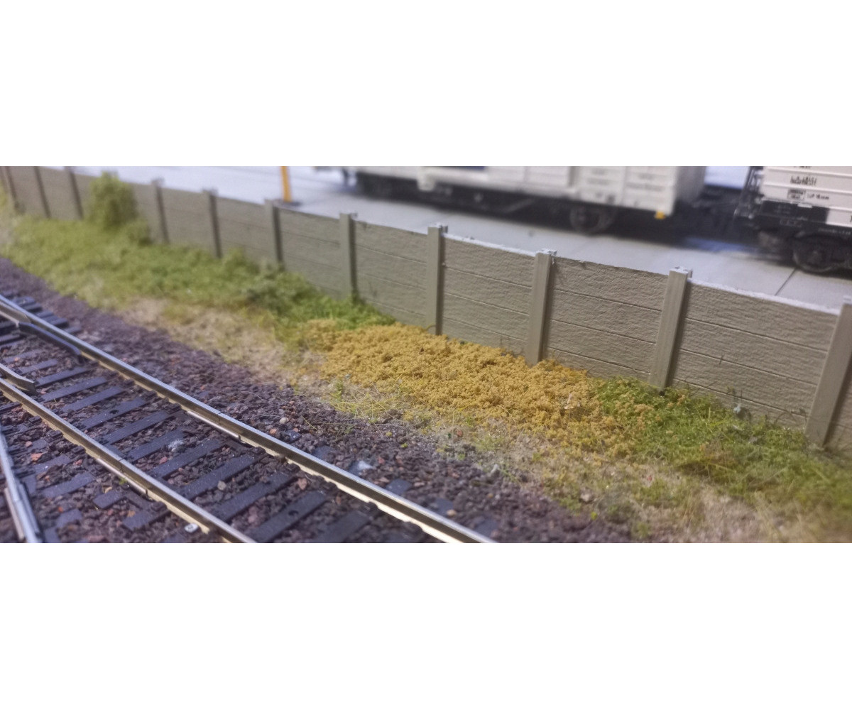 Posypka, mech, krzaczki - jasny ziemny