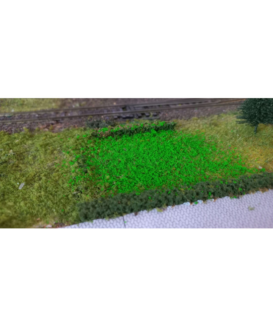Posypka, mech, krzaczki - intensywna zieleń
