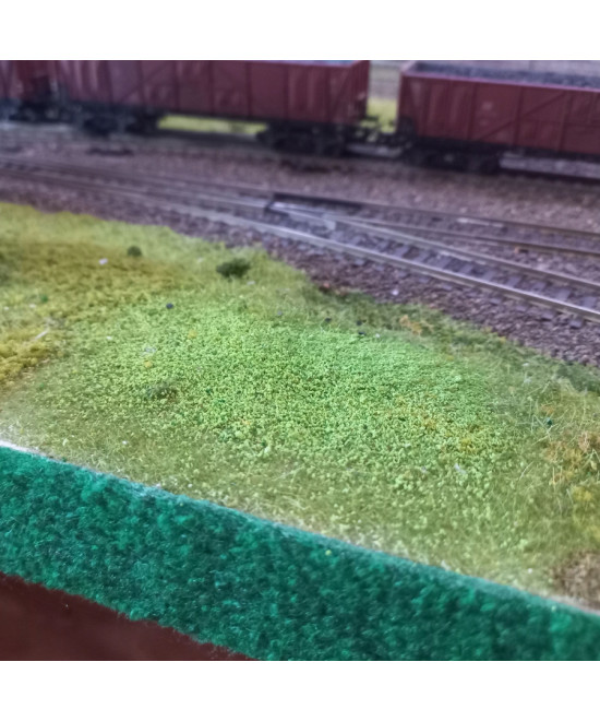 Posypka, mech, krzaczki - pastelowa zieleń