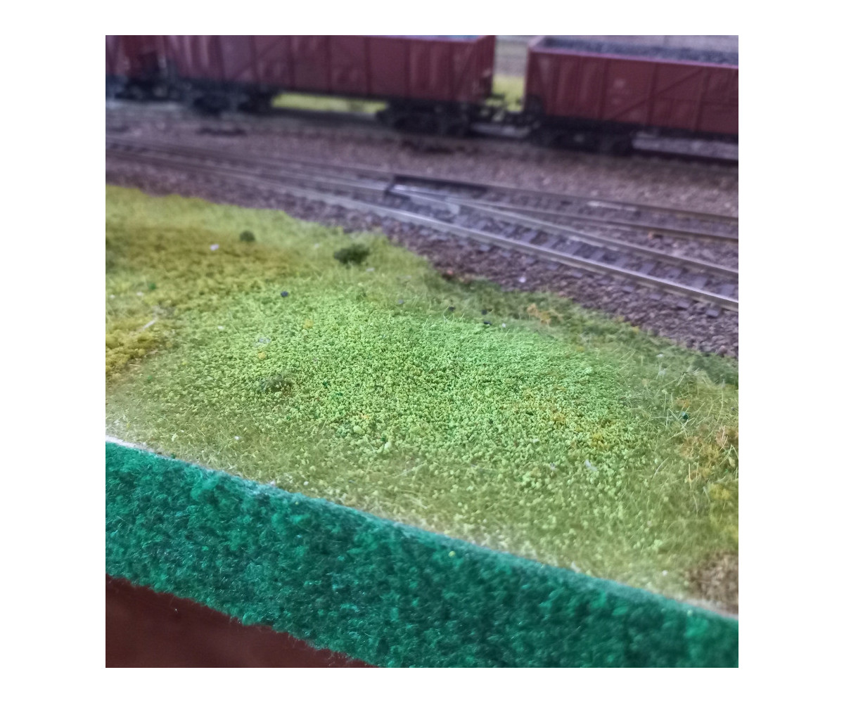 Posypka, mech, krzaczki - pastelowa zieleń