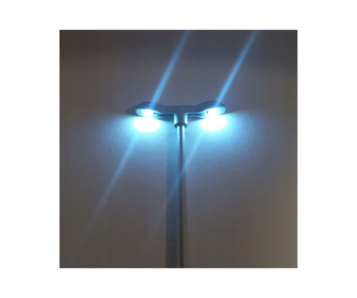 Latarnia dwuramienna biała zimna TT typ 4