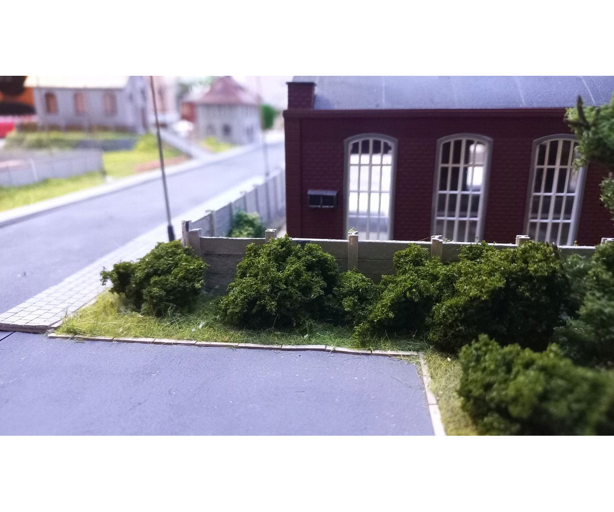 Krzaki, krzewy, gąbka, krzaczki na makietę jasna zieleń