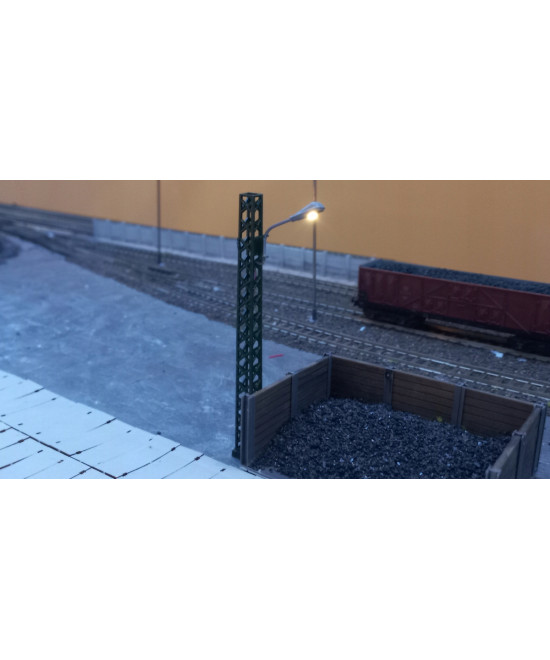 Latarnia led H0, lampa biała ciepła na maszcie