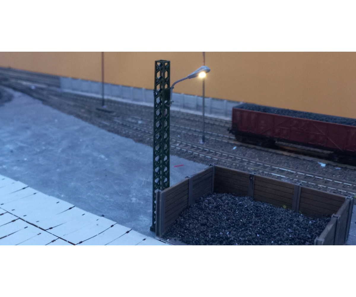 Latarnia led H0, lampa biała ciepła na maszcie