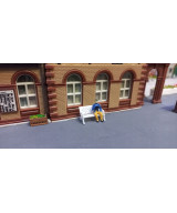 Ławka H0 na makietę, do parku, na perony, biała