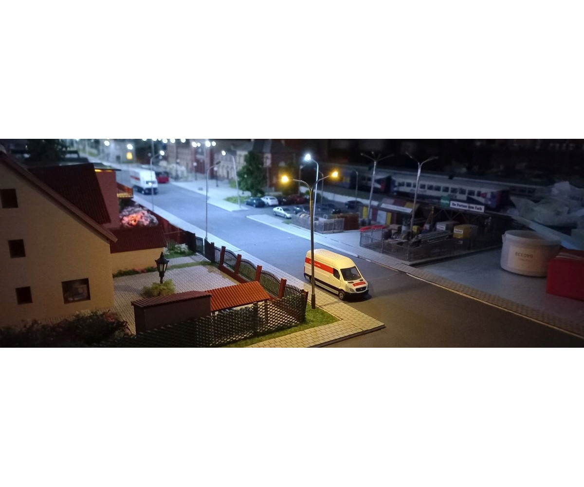 Latarnia lampa Led dwuramienna żółta 3v H0 typ 3