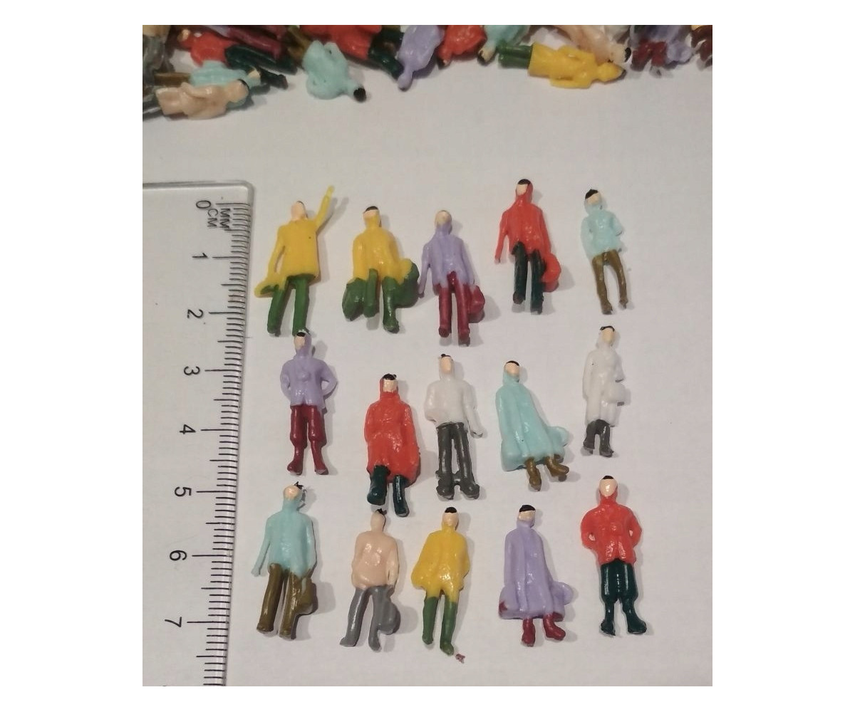 Ludziki, postacie, figurki H0, stojące - 100 sztuk