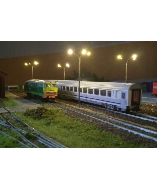 Lampa,latarnia LED czteroramienna żółta 3v + rezystor