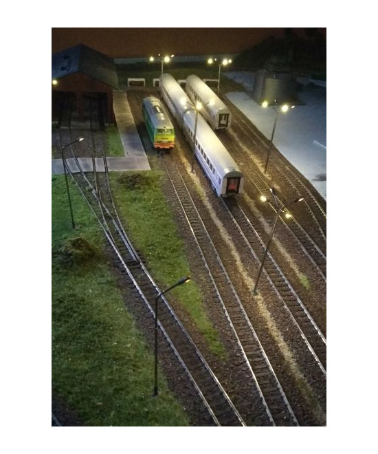 Lampa,latarnia LED czteroramienna żółta 3v + rezystor