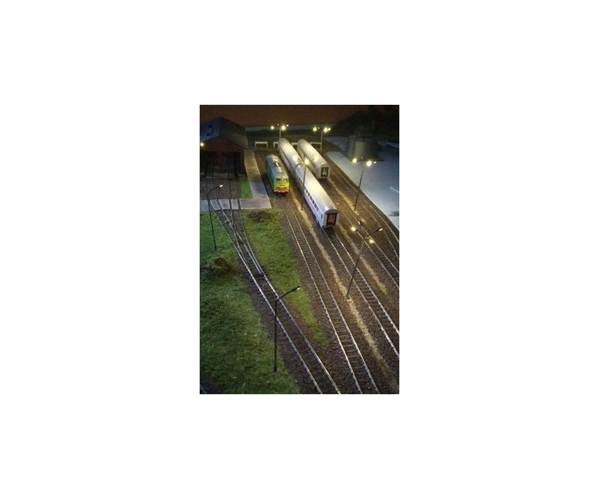 Lampa,latarnia LED czteroramienna żółta 3v + rezystor