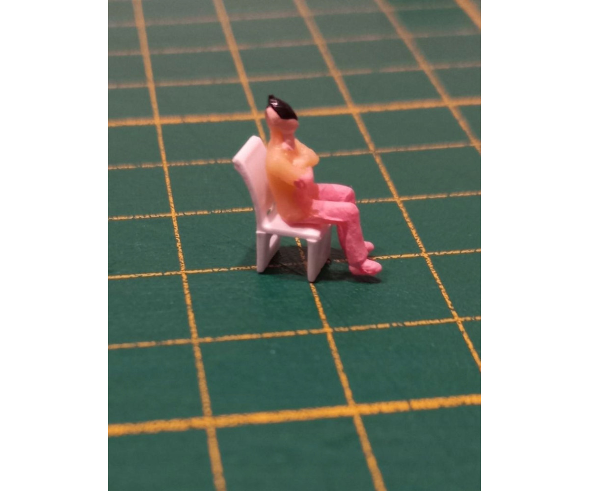 Krzesło białe na makietę , wyposażenie domu