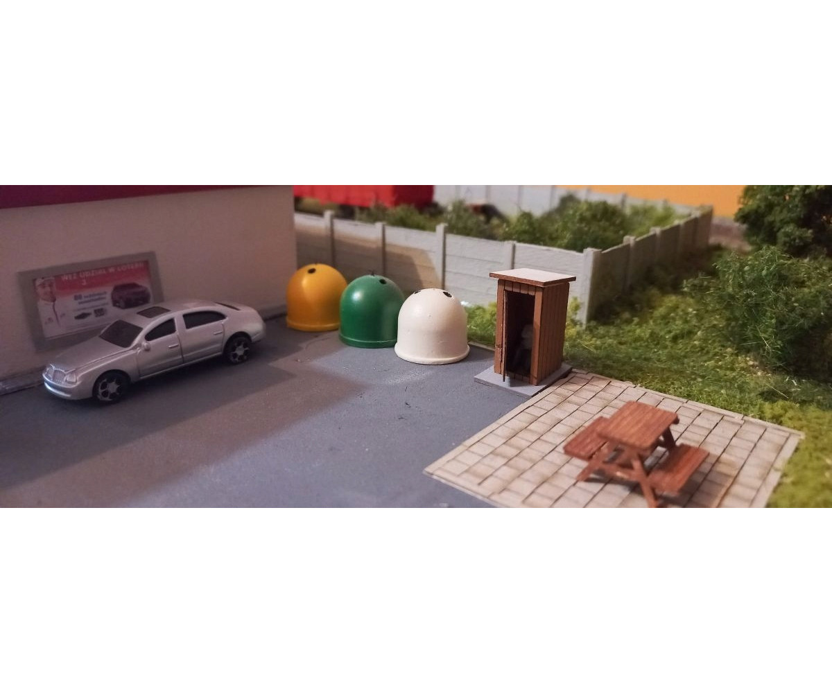 Toaleta WC H0, wychodek, sławojka, z tektury