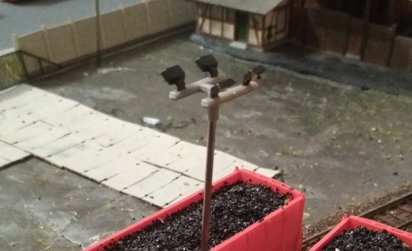 Pojawiły się lampy 4xLED H0 na makietę